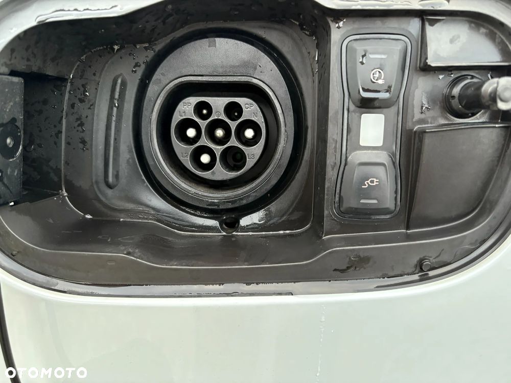 Audi A8 L 60 TFSI e Quattro Tiptronic - 38