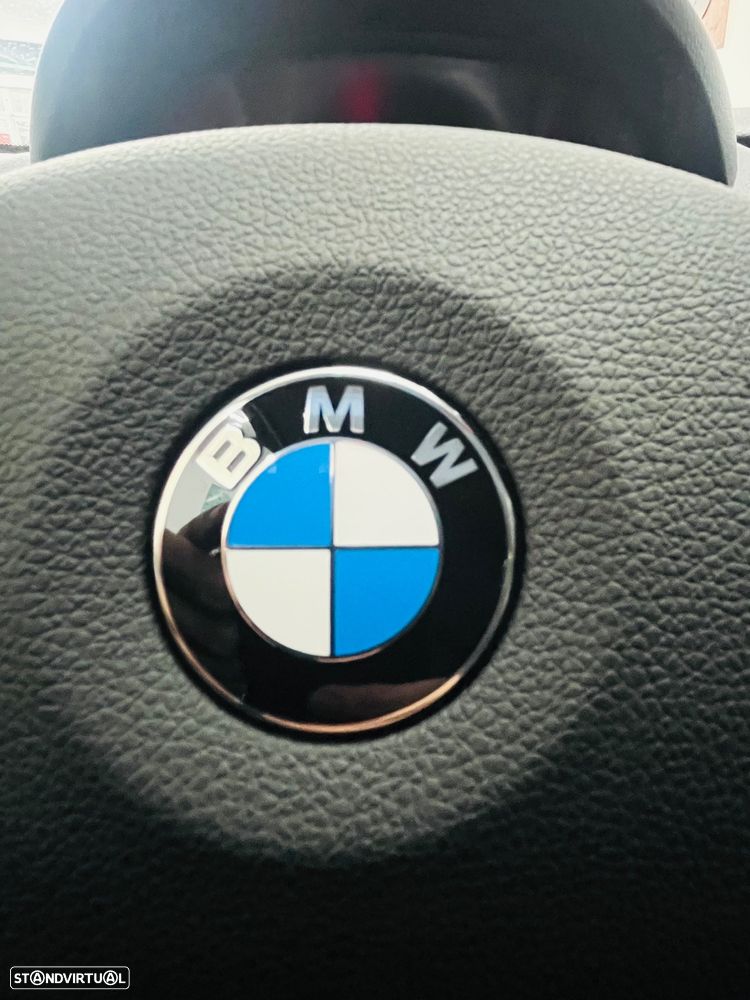 BMW X1 18 d xDrive Pack M - 37
