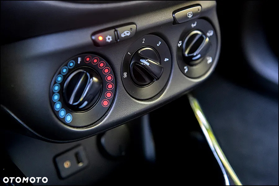 Opel Corsa 1.0 T Cosmo S&S - 31