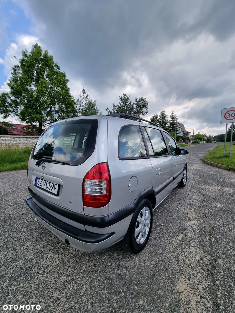 Opel Zafira 1.8 Njoy - 2