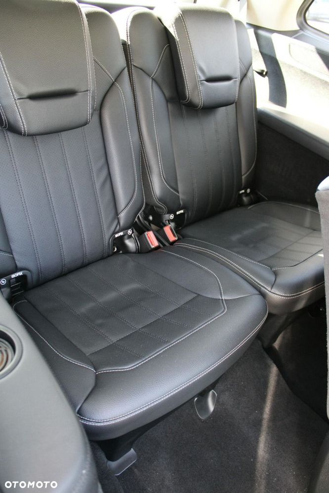 Mercedes-Benz GL - 26