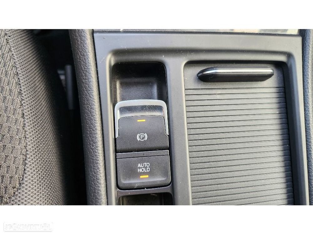 VW Golf Variant 1.6 TDi Confortline - 19