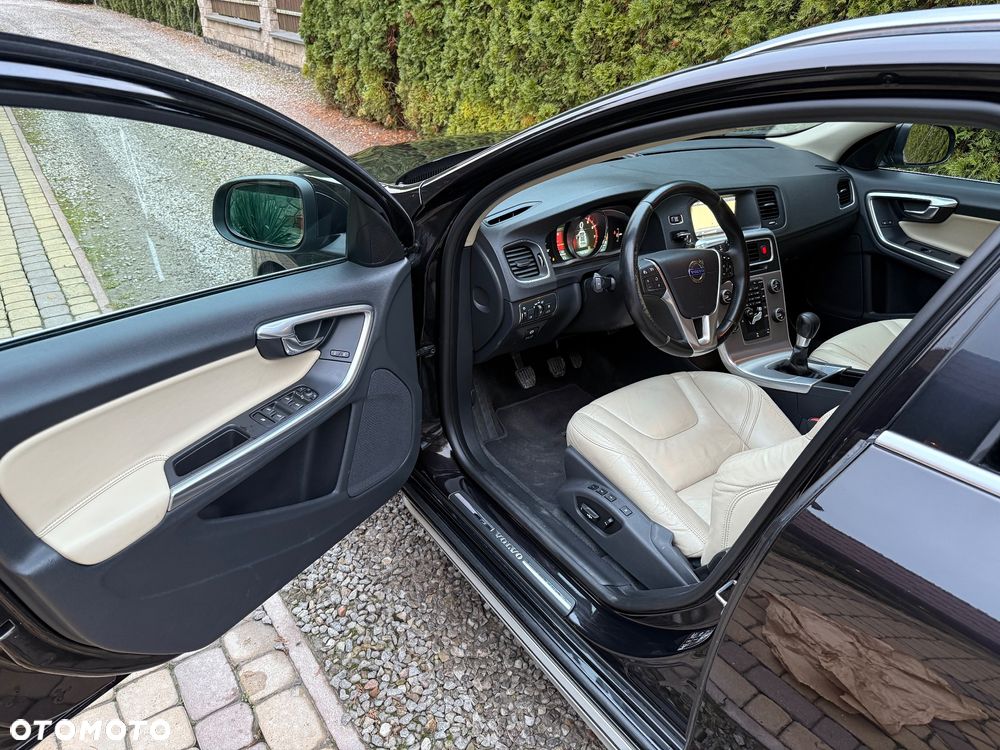 Volvo V60 - 11