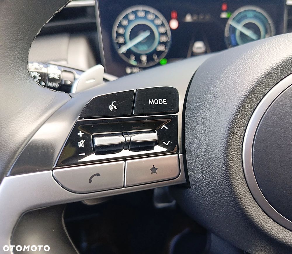 Hyundai Tucson 1.6 T-GDi HEV Executive 2WD - 23