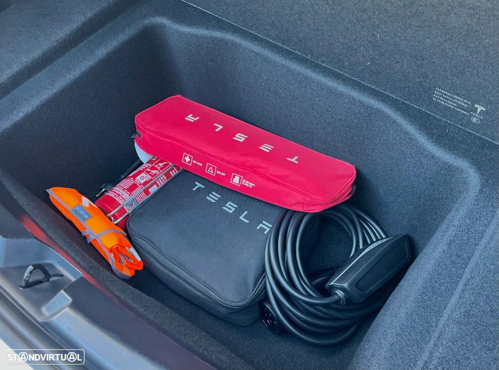 Tesla Model 3 Performance Dual Motor AWD - 35