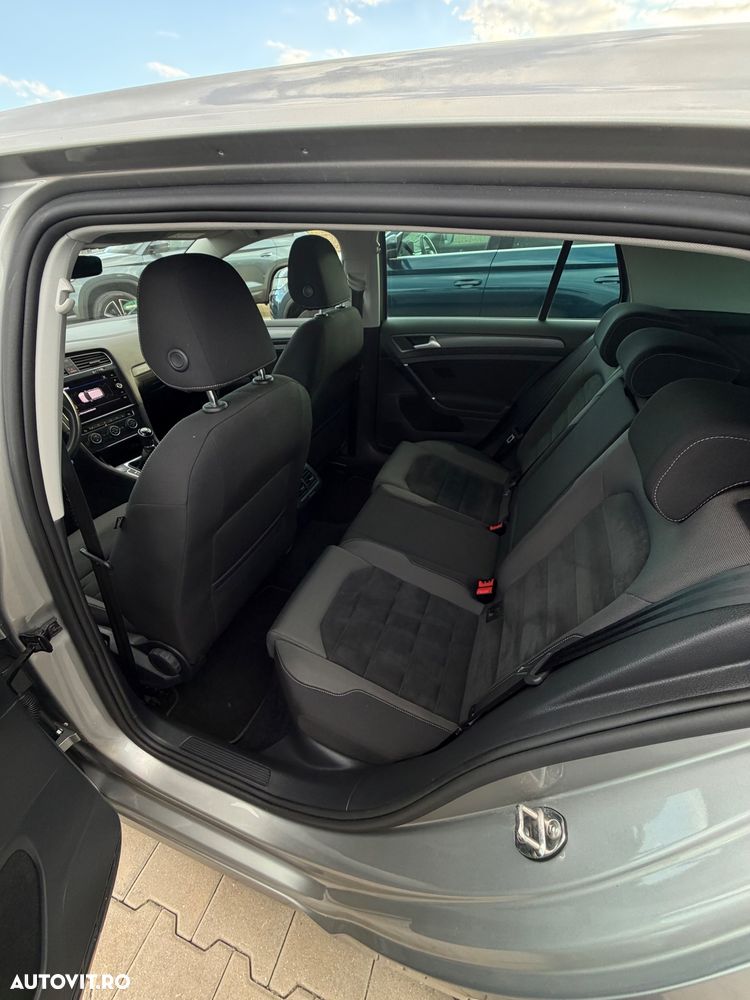 Volkswagen Golf - 17