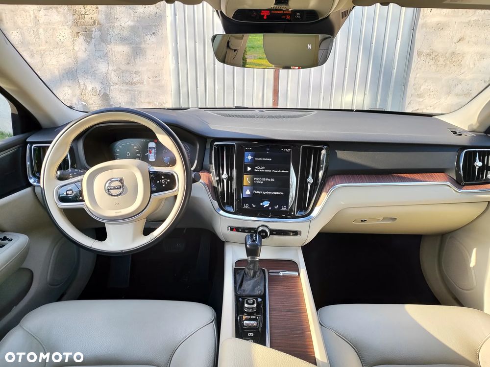 Volvo S60 T5 Momentum Pro - 11