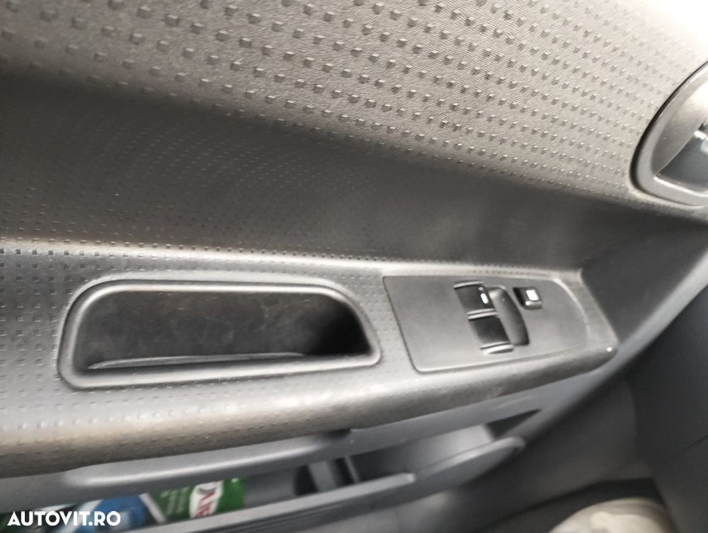 Mitsubishi Colt - 11