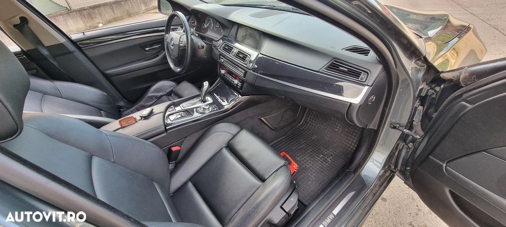 BMW Seria 5 525d Touring Sport-Aut. - 16