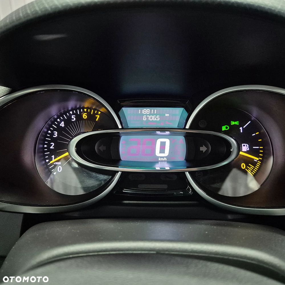 Renault Clio 1.2 16V 75 LIMITED - 23