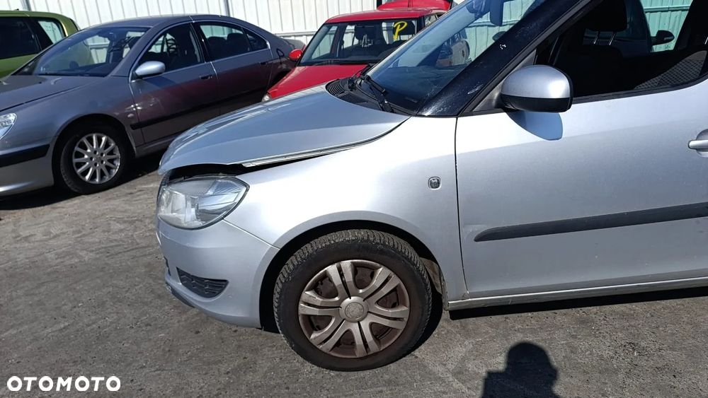35486 skoda roomster fl na części 1.6 TDI CAYC 105 km skrzynia MZL lakier LA7W - 4