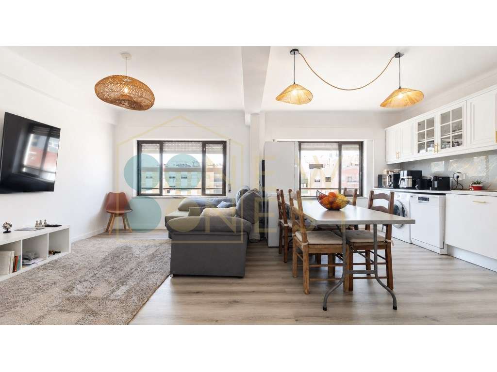 Apartamento T2 Remodelado com Parqueamento 'ao lado' do Hospital, S... - Grande imagem: 2/38
