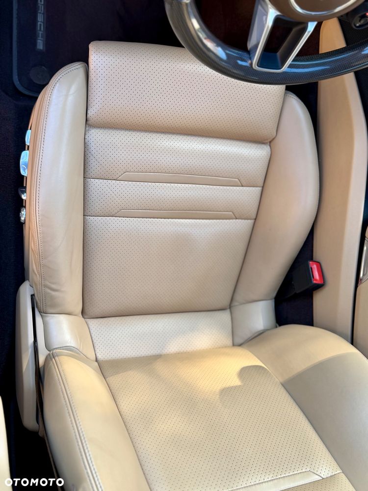 Porsche Panamera 4S GPF - 21