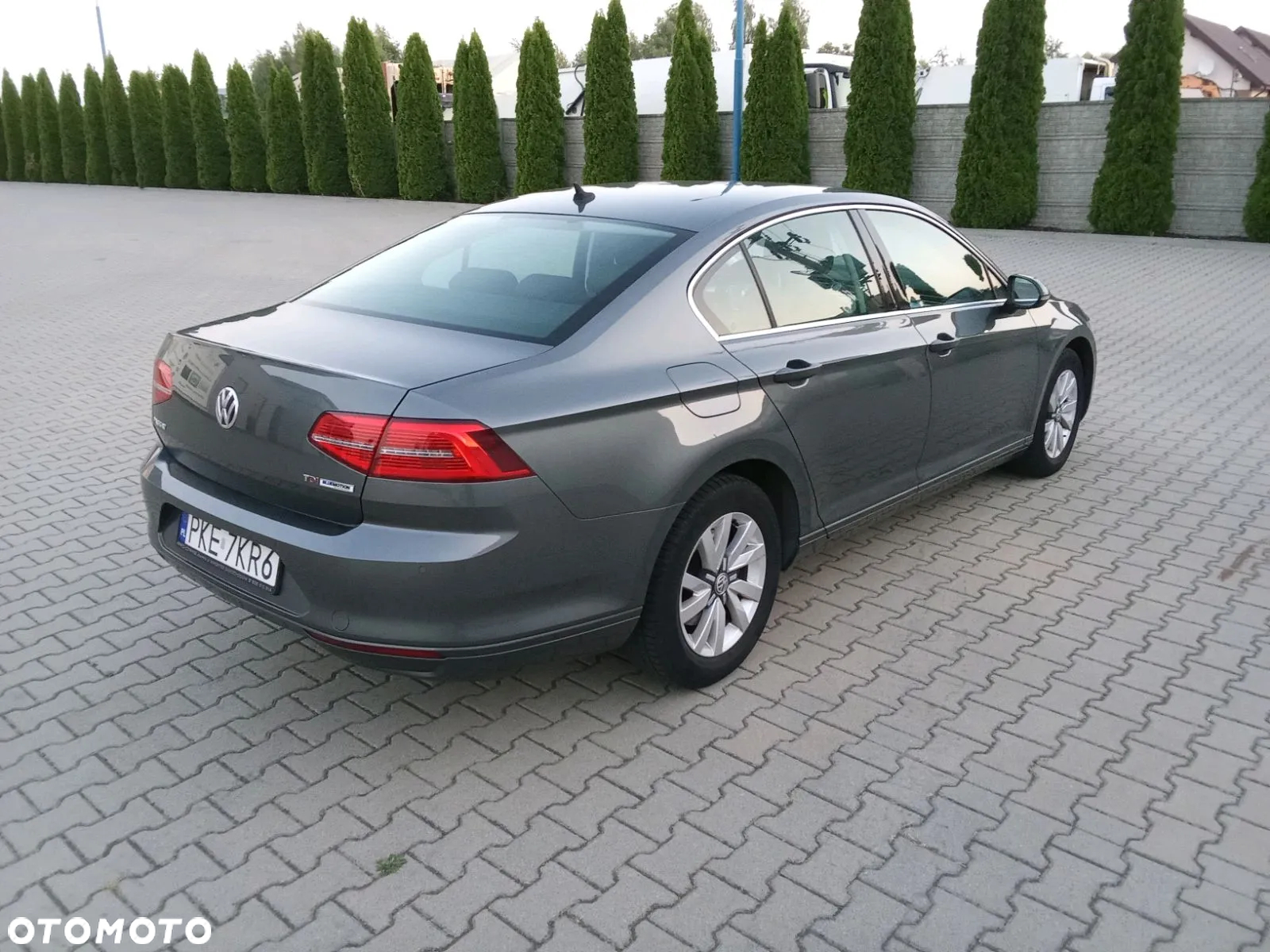 Volkswagen Passat 1.6 TDI BMT Comfortline - 4
