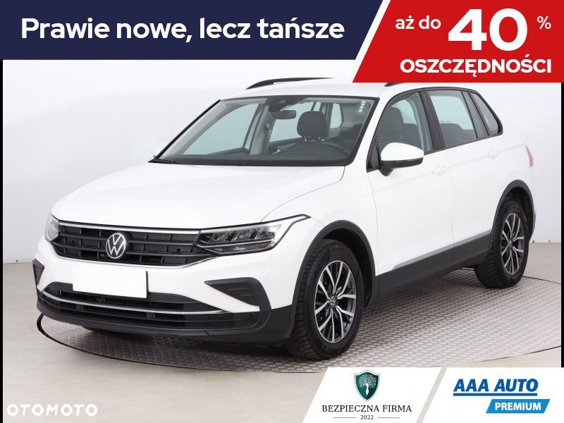 Volkswagen Tiguan - 1