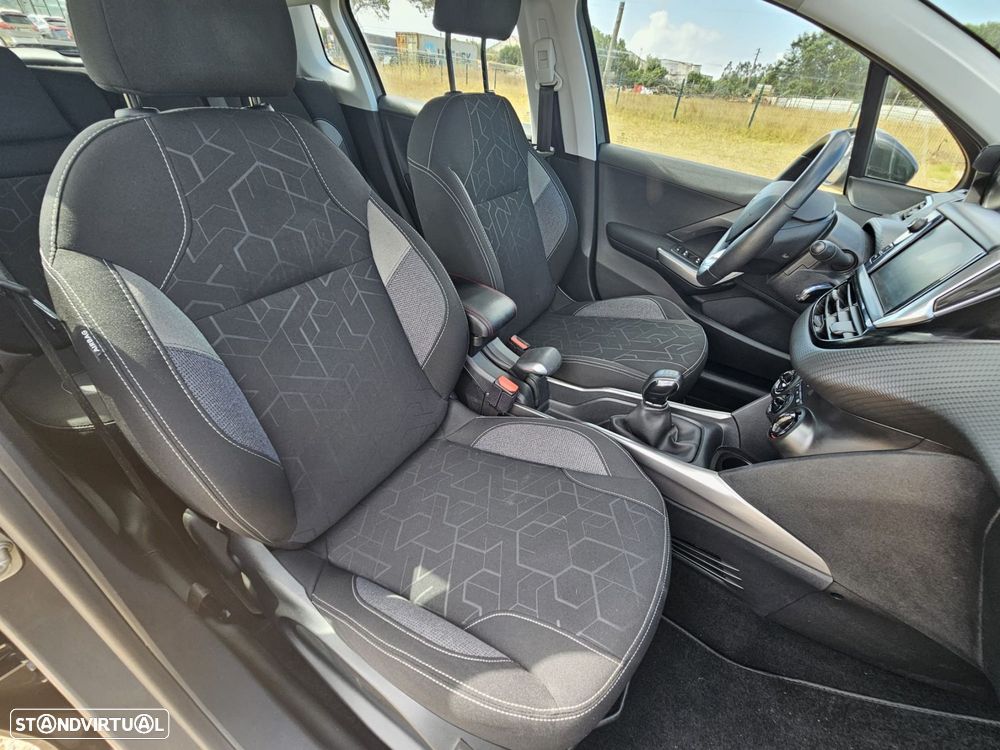 Peugeot 2008 1.2 PureTech Active - 27