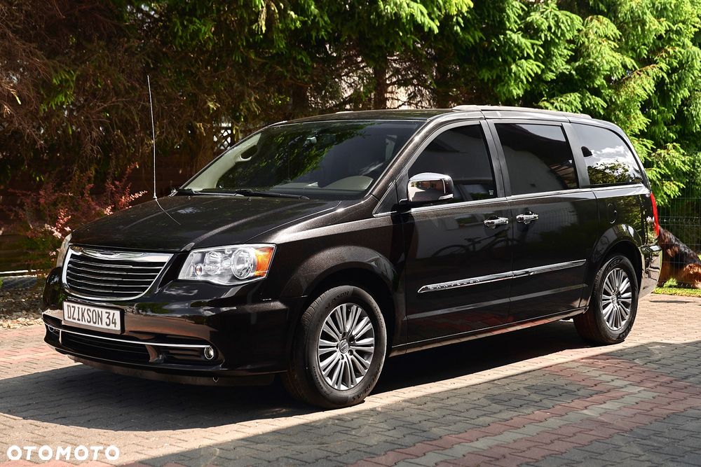 Chrysler Town & Country 3.6 Limited - 9