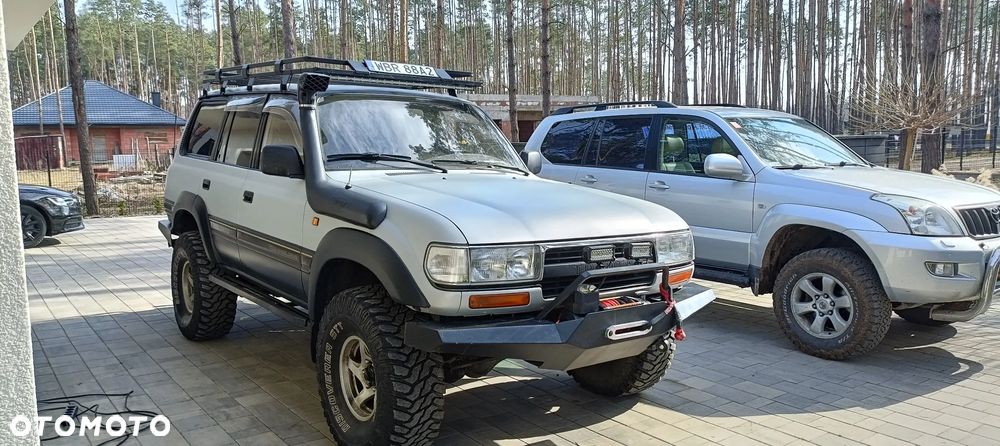 Toyota Land Cruiser - 1