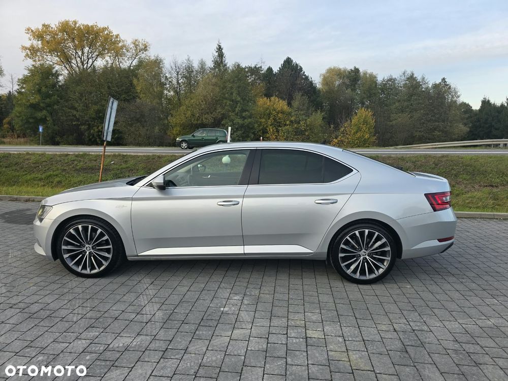 Skoda Superb 2.0 TDI 4x4 L&K DSG - 8