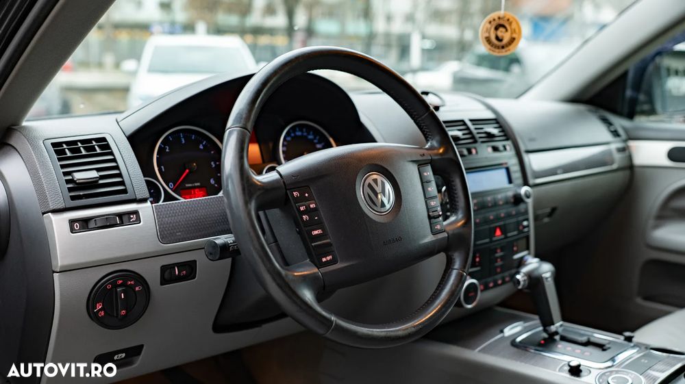 Volkswagen Touareg - 17
