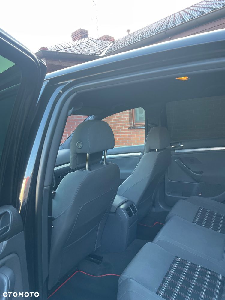 Volkswagen Golf - 30