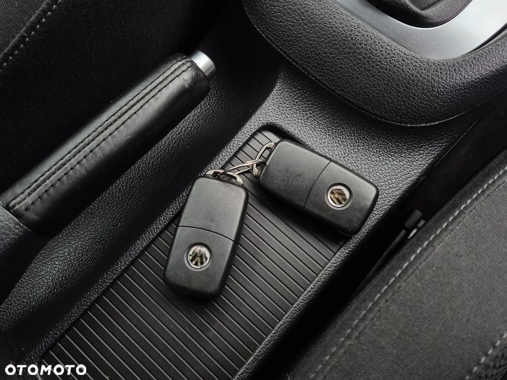 Volkswagen Golf 2.0 TDI DPF DSG Highline - 33