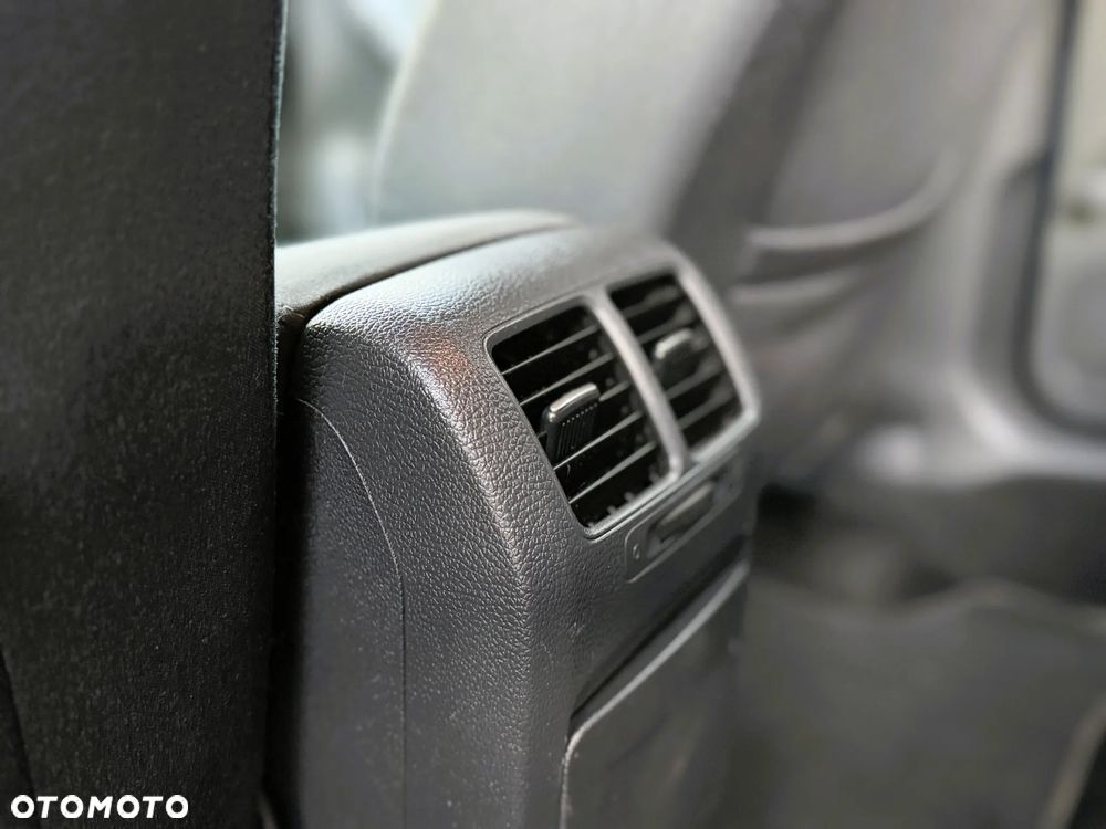 Volkswagen Golf - 26