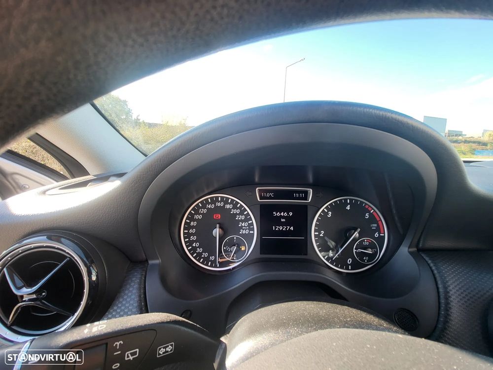 Mercedes-Benz A 180 CDI (BlueEFFICIENCY) - 10