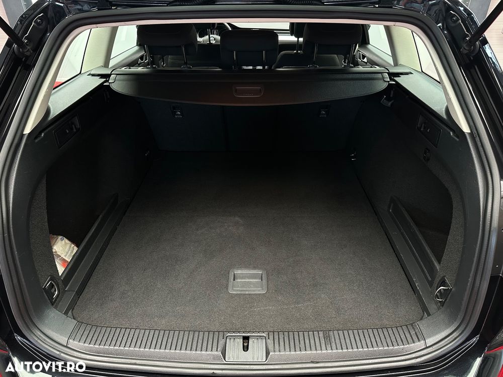 Volkswagen Passat 2.0 TDI Comfortline - 38