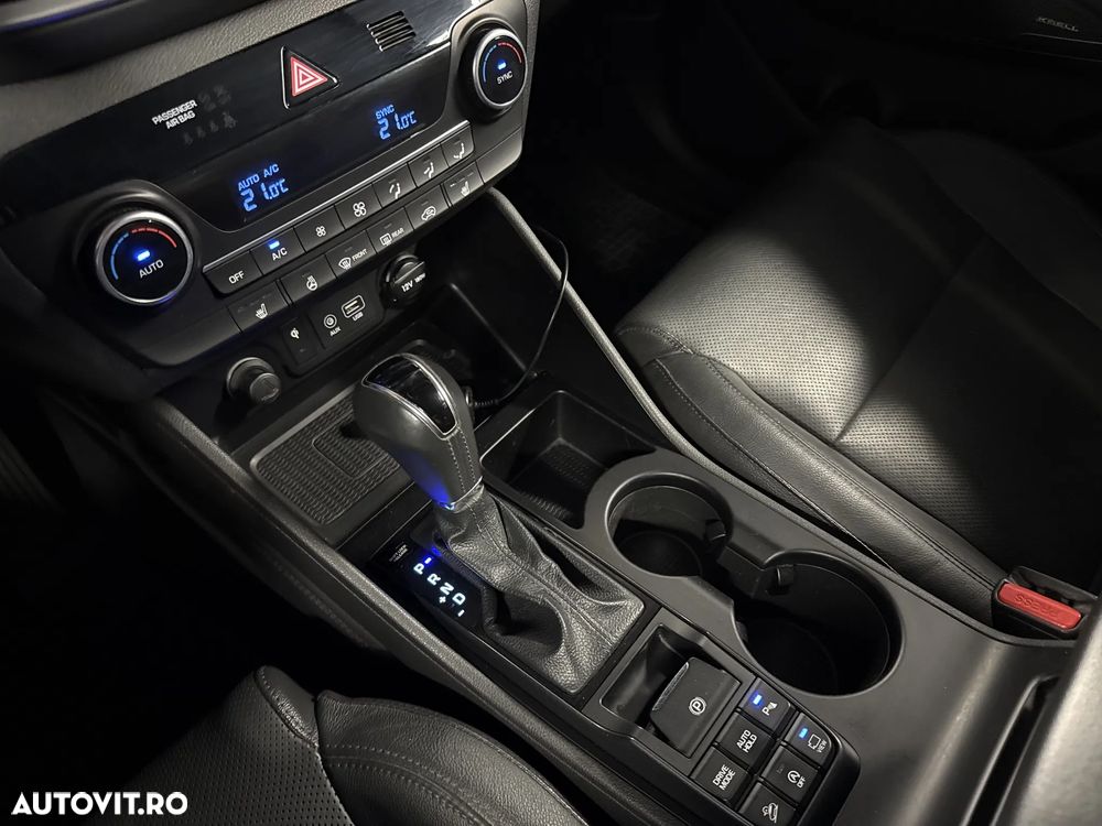 Hyundai Tucson 2.0 CRDI 4WD 6AT Luxury+ - 22