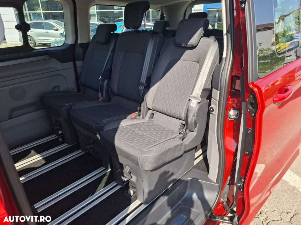 Ford Tourneo Custom - 13