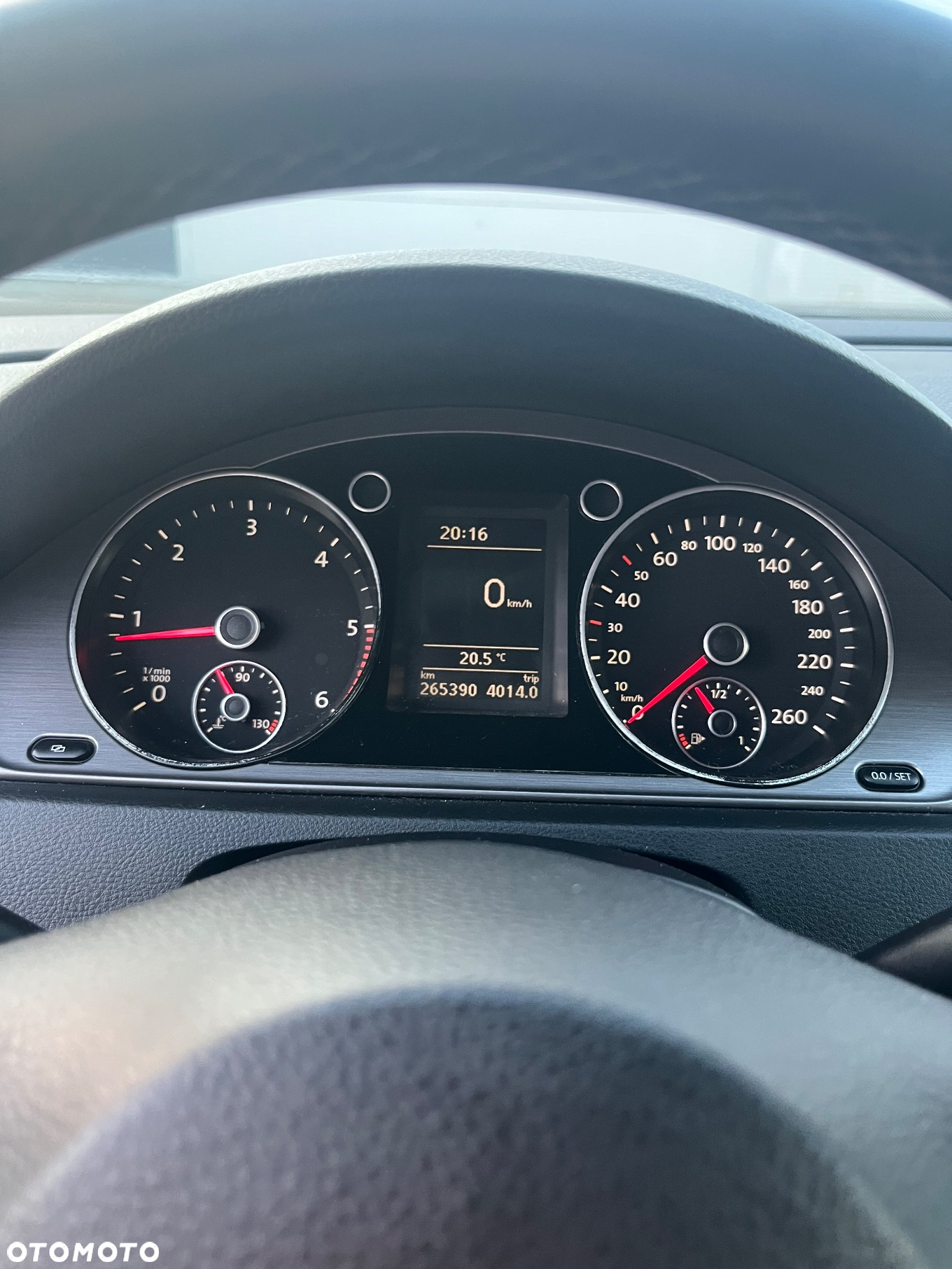Volkswagen Passat 1.6 TDI DPF BlueMot Comfortline - 17