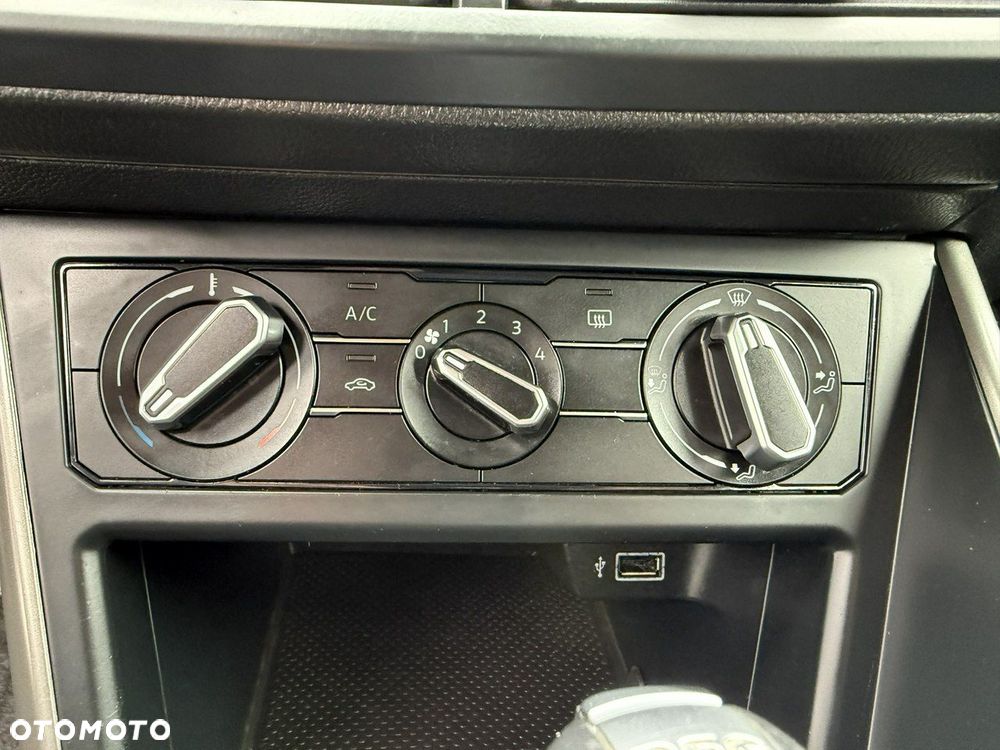 Volkswagen Polo - 21