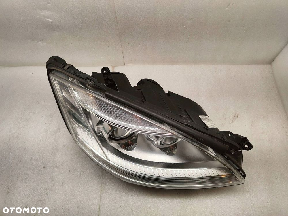 Mercedes-Benz S W221 XENON Przód strona prawa A2218203039 - 4