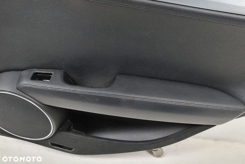 TAPICERKA BOCZEK TYLNY PRAWY TYŁ MERCEDES W204 - 4