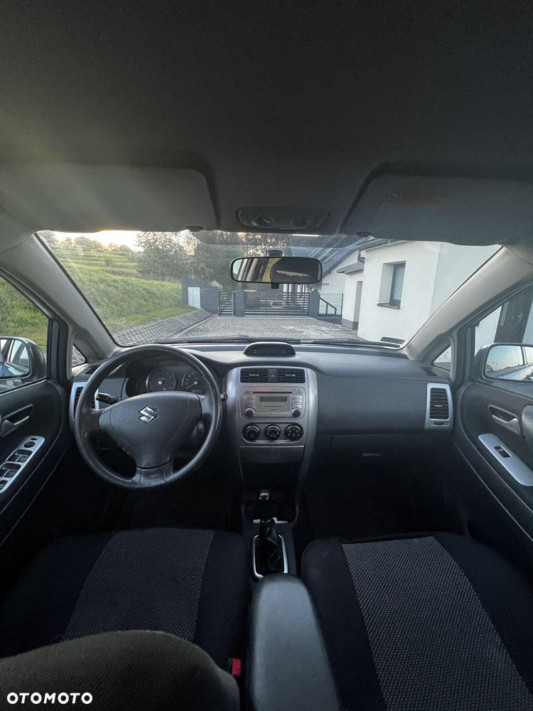 Suzuki Liana - 7