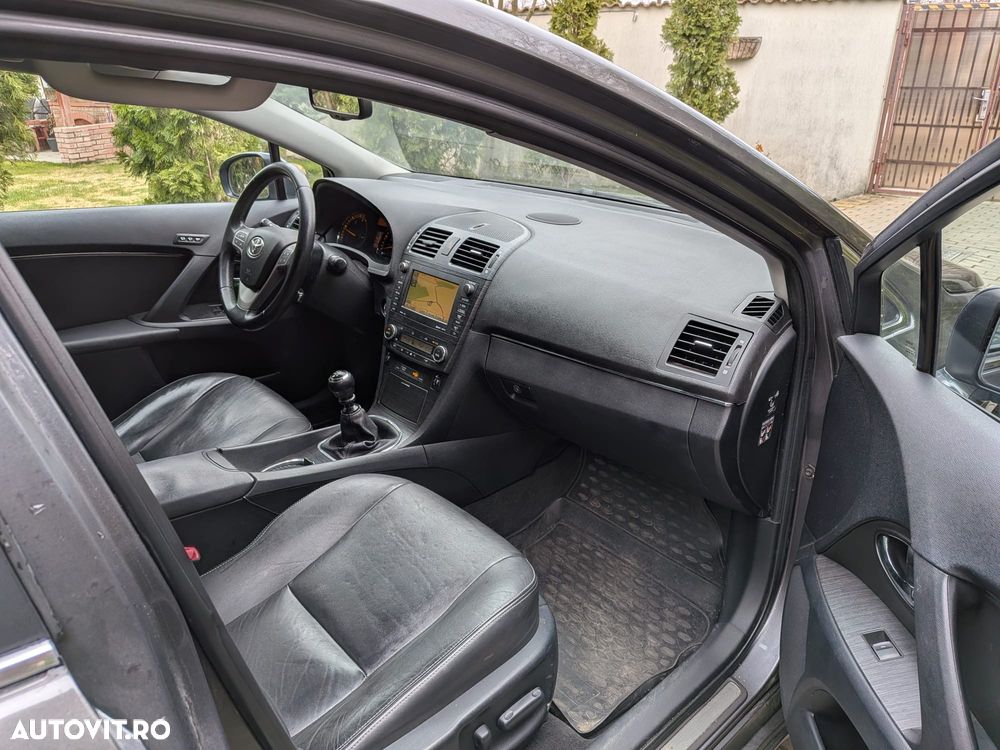 Toyota Avensis 2.2 D-CAT Luxury - 6