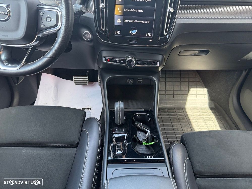Volvo XC 40 1.5 T2 Plus Dark Auto - 11