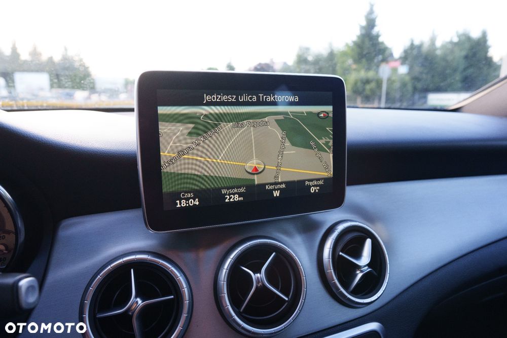 Mercedes-Benz CLA 180 7G-DCT AMG Line - 20