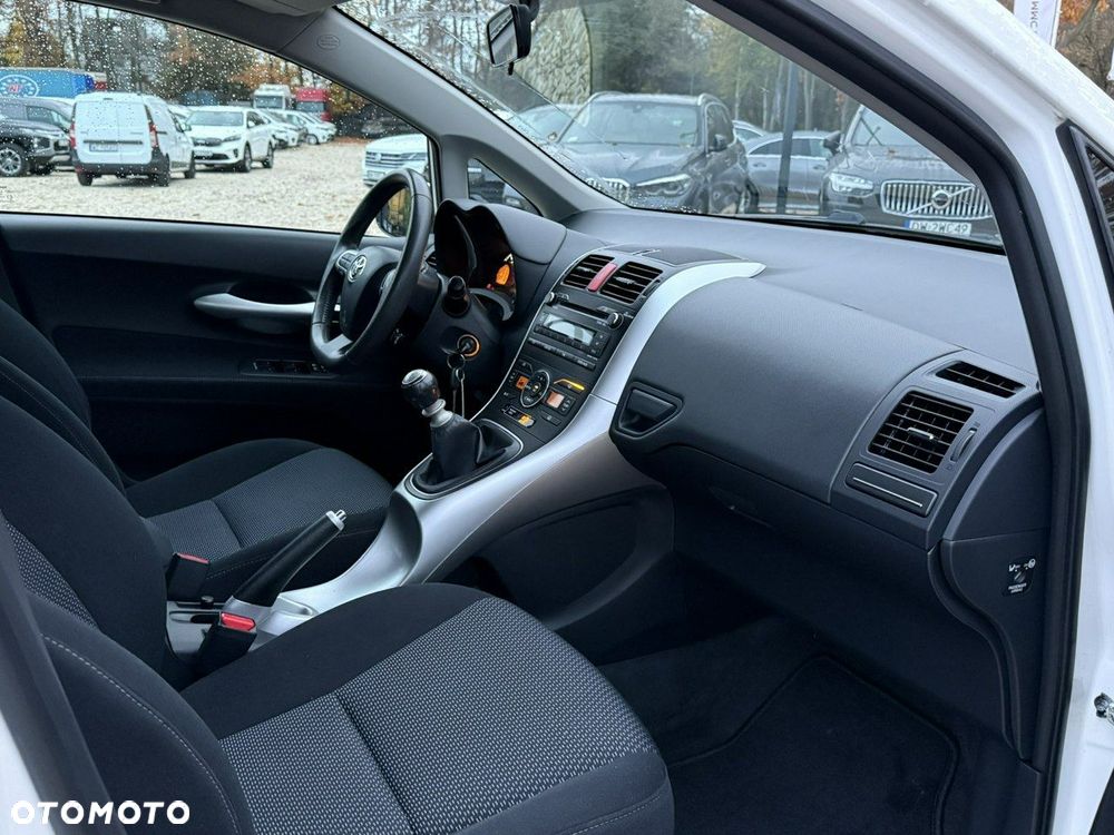 Toyota Auris 1.6 Comfort - 16
