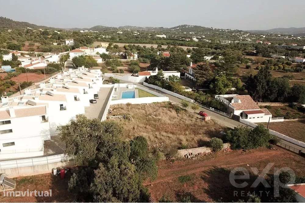 Terreno com licença totalmente aprovada para construção de moradia V4 - Grande imagem: 3/11