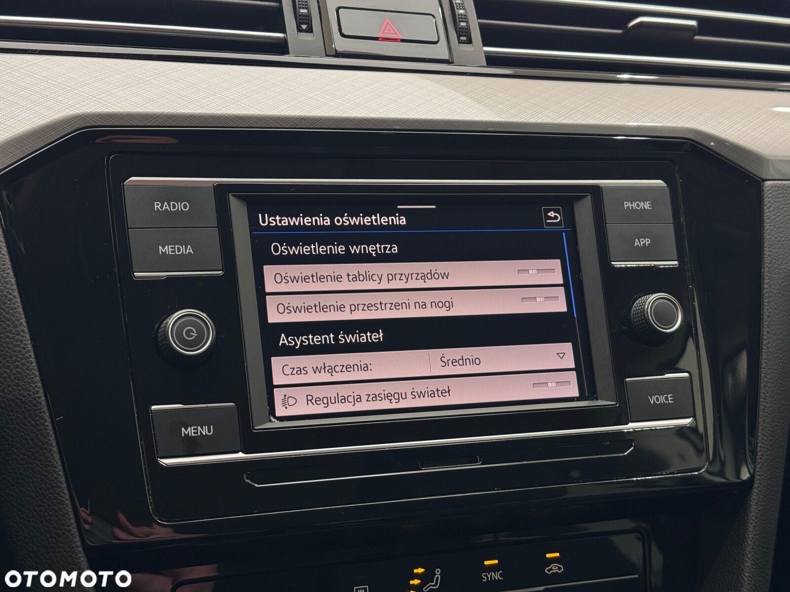 Volkswagen Passat 1.5 TSI EVO Business - 33