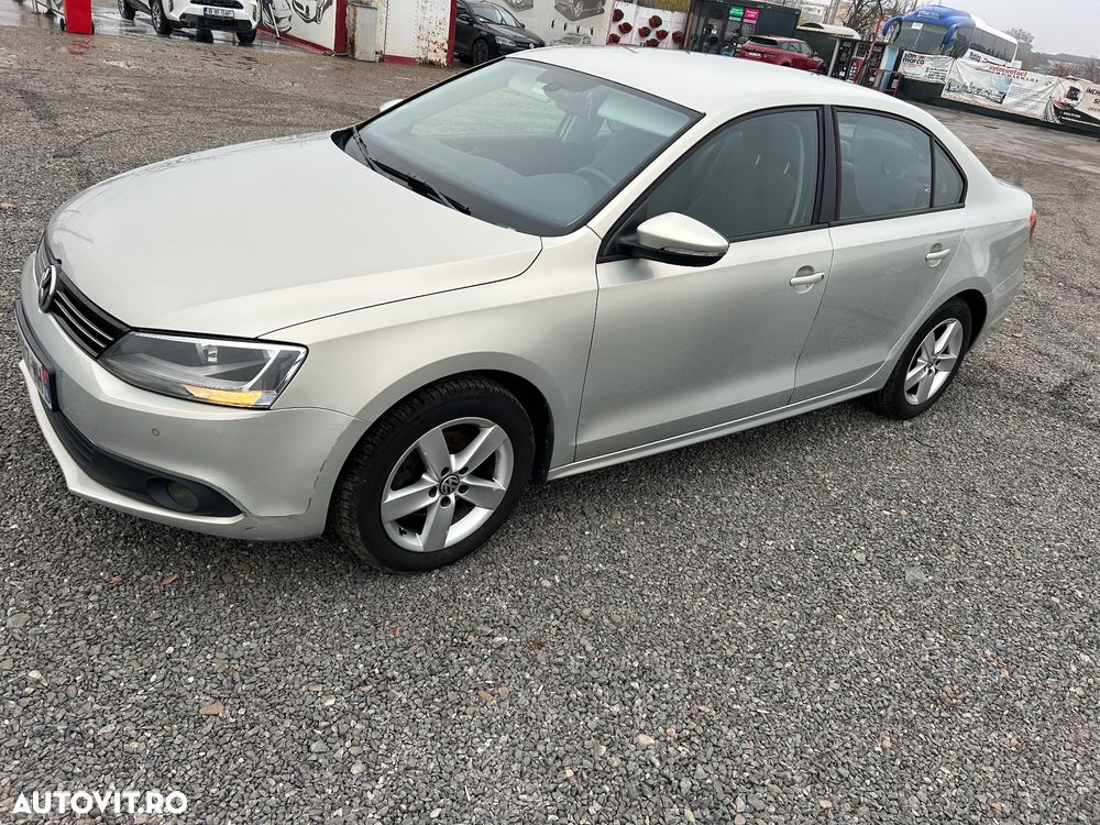 Volkswagen Jetta 1.6 TDI DSG Comfortline - 27
