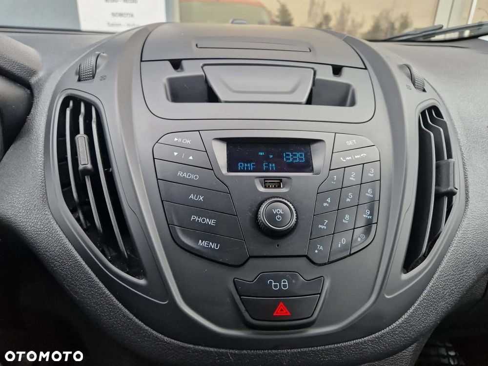 Ford Transit Courier - 20