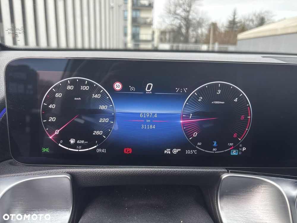 Mercedes-Benz GLB - 13