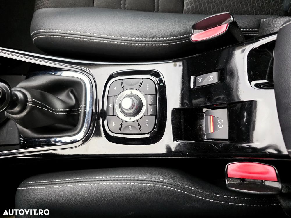 Renault Megane ENERGY dCi 130 BOSE EDITION - 24