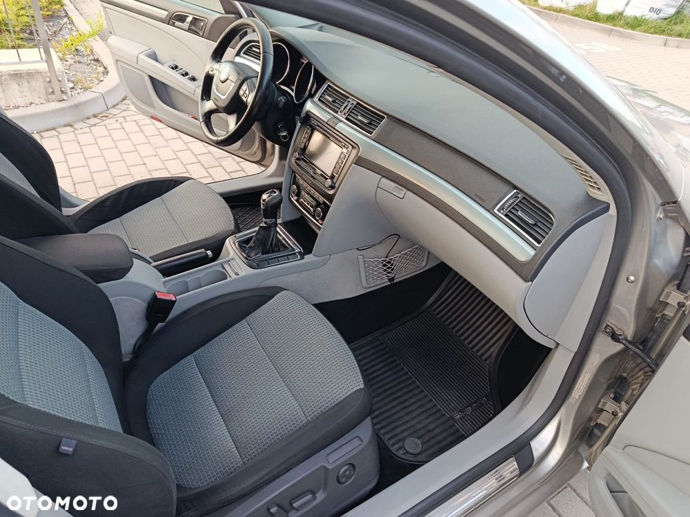 Skoda Superb 2.0 TDI Elegance - 11