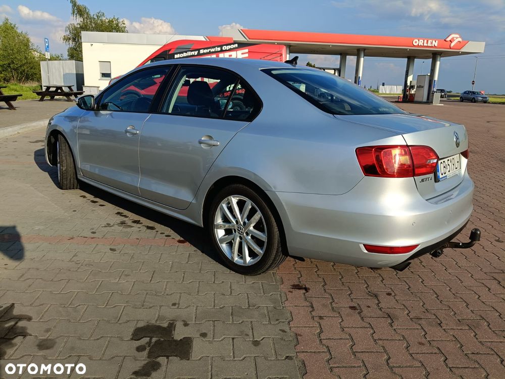 Volkswagen Jetta 1.2 TSI Comfortline - 6