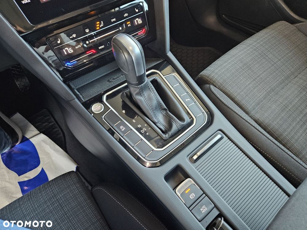 Volkswagen Passat 2.0 TDI EVO Business DSG - 23