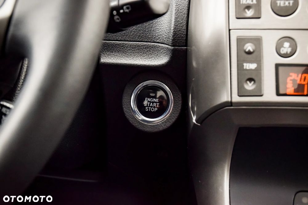 Toyota Verso 1.8 Sol 7os - 23